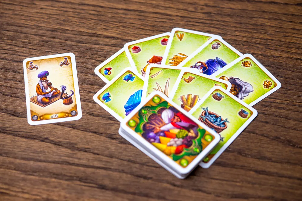 cartas-juego-de-mesa-five-tribes.webp
